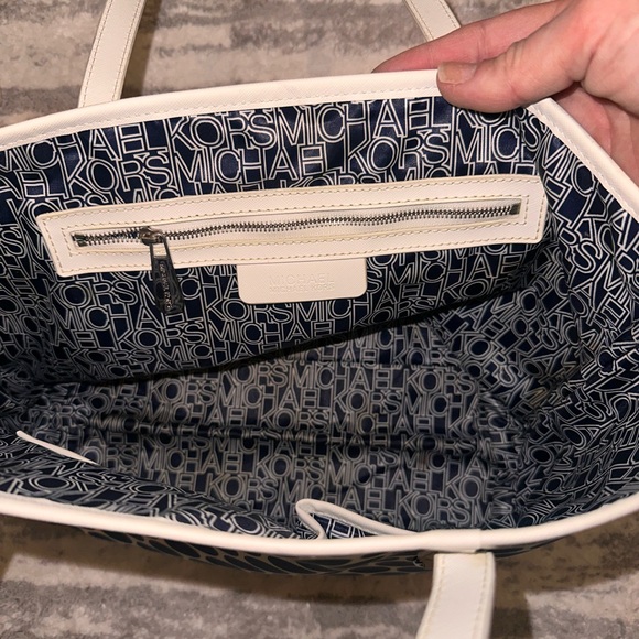 Michael Kors White and Navy Polka Dot Tote - Picture 3 of 8